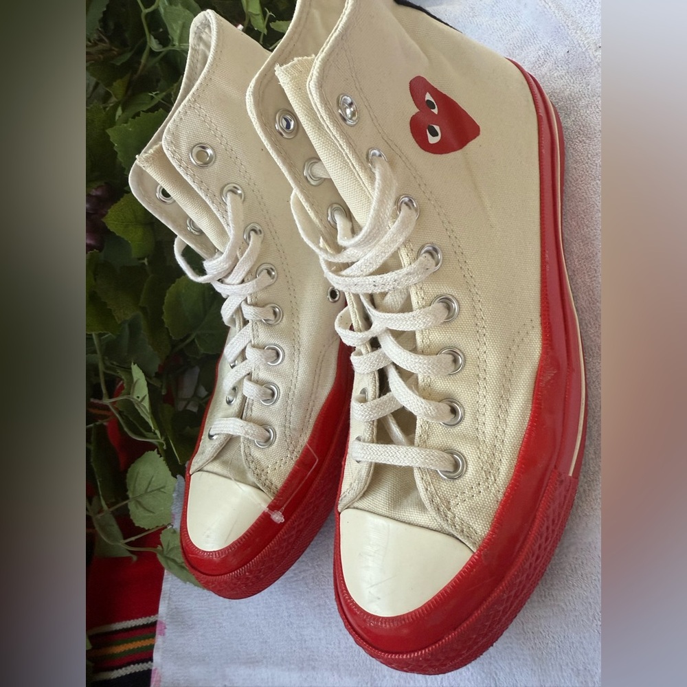 Sneakers with Red Heart Design - Picture 8 of 12